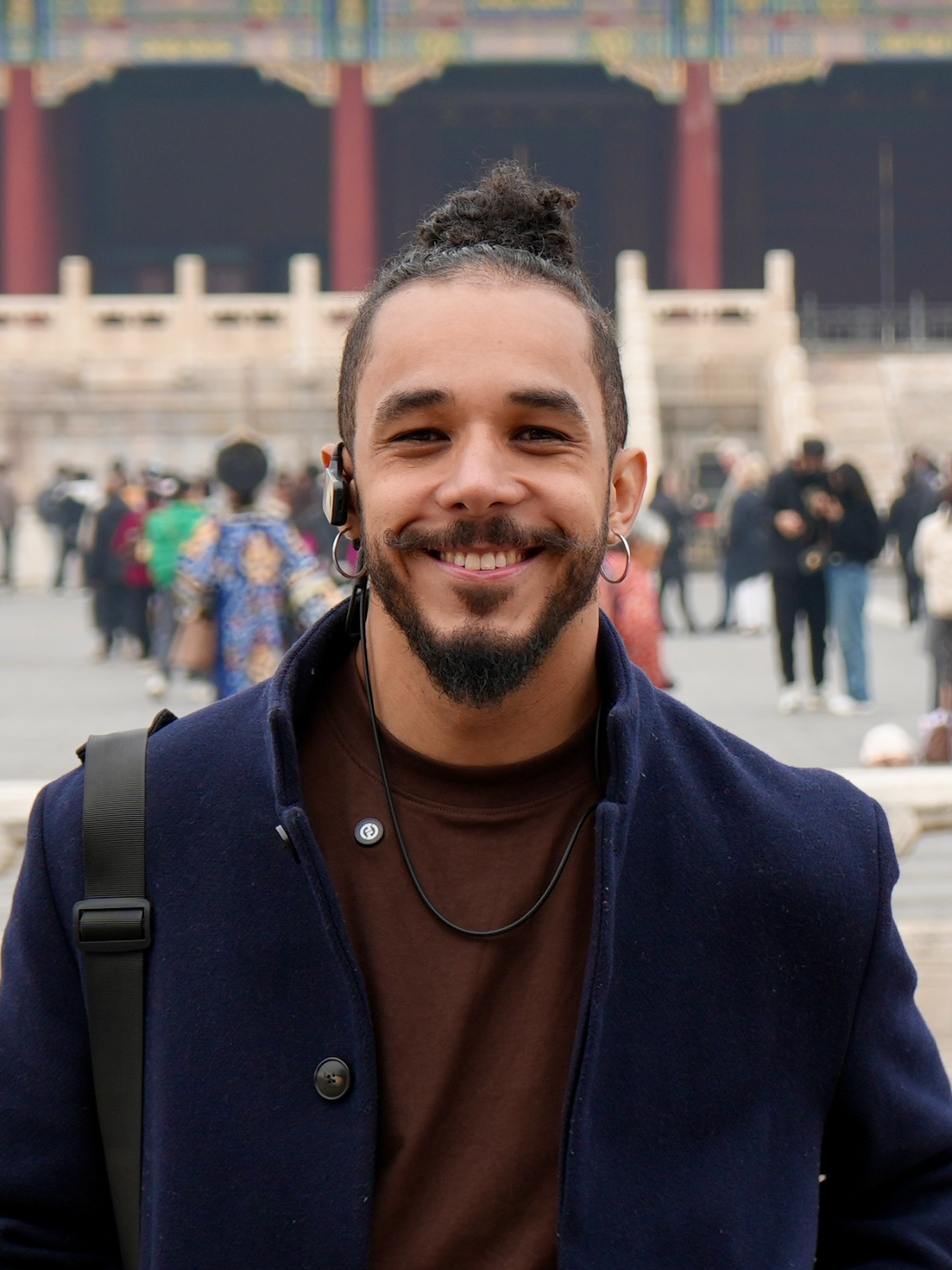 Retrato de Jota, fundador do oCamino, na Cidade Proibida em Pequim